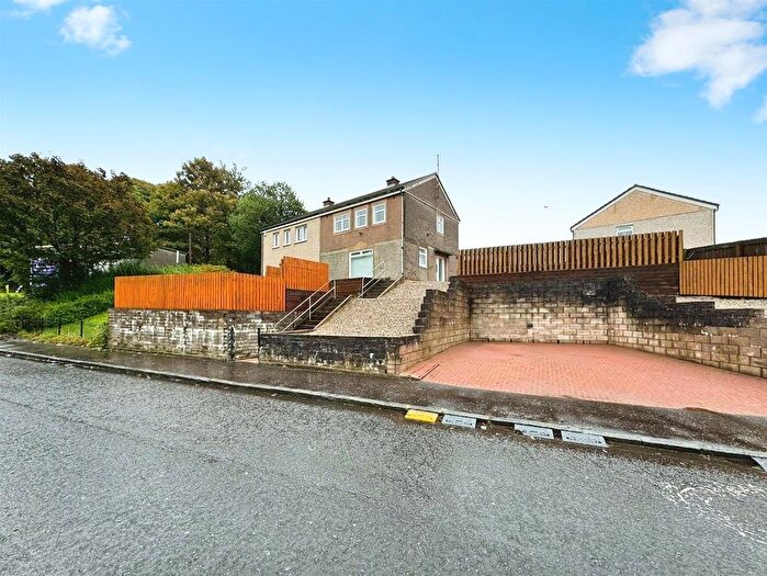 3 Bedroom Semi-Detached House For Sale In Perth Crescent, Clydebank, G81