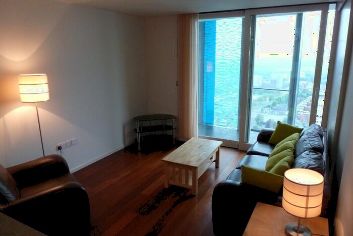 2 Bedroom Apartment To Rent In Beetham Tower, Holloway Circus, B1