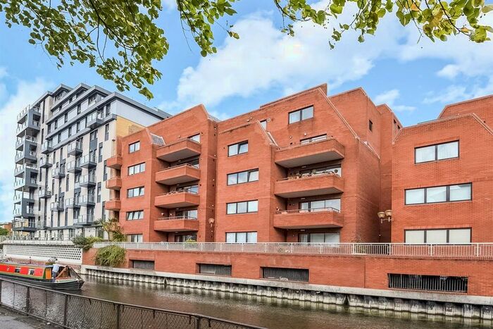 1 Bedroom Flat To Rent In Selborne Court, Reading, RG1