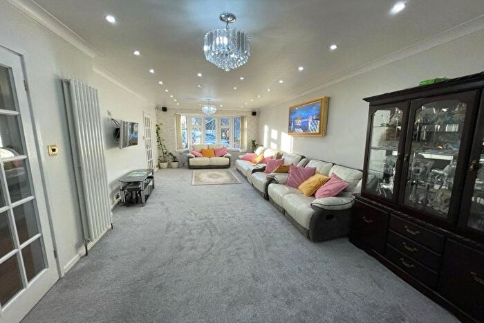 4 Bedroom Semi-Detached House To Rent In Robert Road, Exhall, Coventry, Warwickshire, CV7