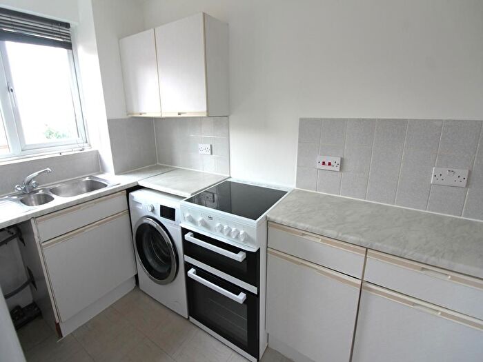 1 Bedroom Flat To Rent In Isabella Close, London, N14