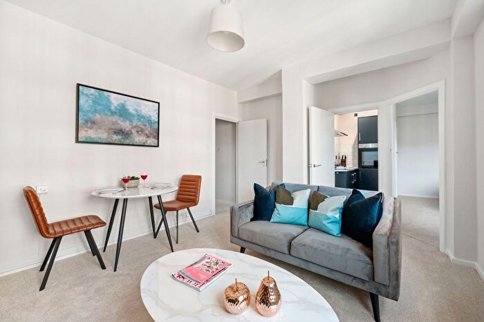 1 Bedroom Flat To Rent In Dolphin Square, London, SW1V