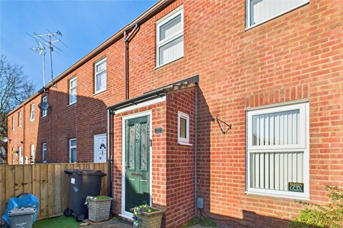 2 Bedroom End Of Terrace House For Sale In Hinton Street, Gorse Hill, Swindon, SN2