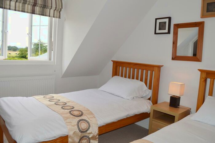 2 Bedroom Cottage To Rent In Caalm Cottage, Stour Row, SP7