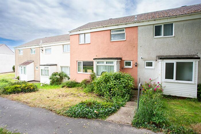 3 Bedroom Terraced House For Sale In Halcombe Estate, Chard, TA20