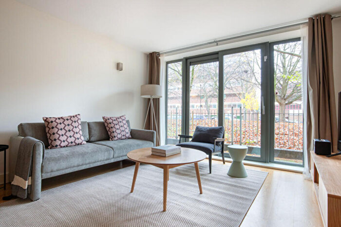 2 Bedroom Apartment To Rent In Saint William's Court, London, , Uk, N1