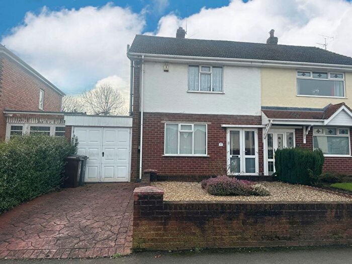 3 Bedroom Semi-Detached House For Sale In Bee Lane, Wolverhampton, West Midlands, WV10