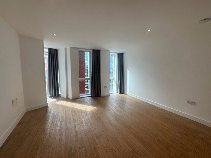 2 Bedroom Apartment To Rent In New Walk Place, Leicester, LE1