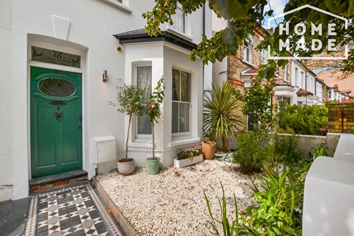 6 Bedroom Terraced House To Rent In Graham Road, SW19