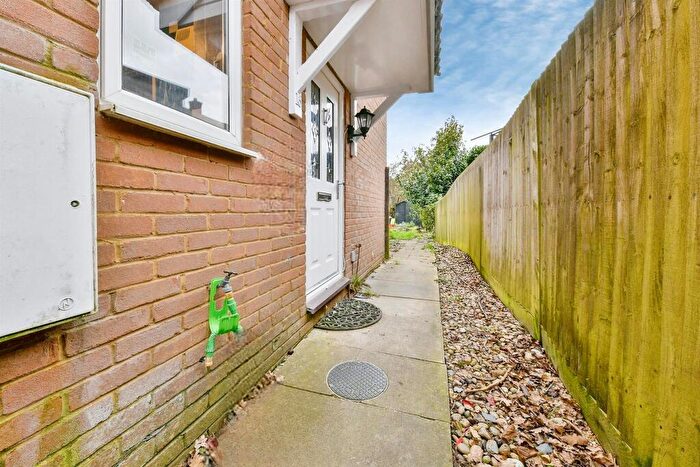 2 Bedroom End Of Terrace House For Sale In Park Farm Close, Henlow, SG16