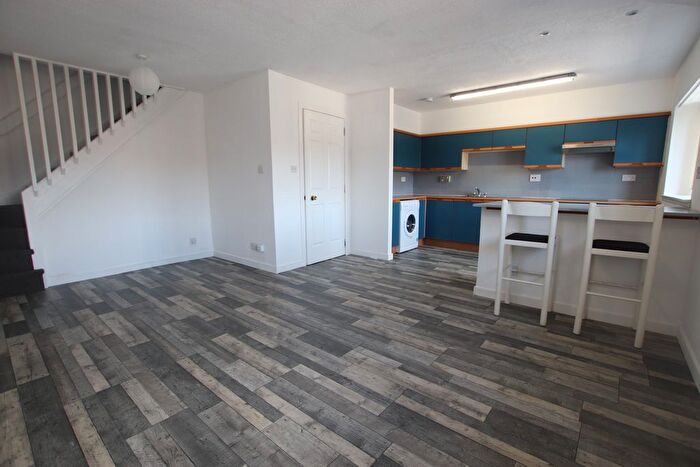 2 Bedroom Maisonette To Rent In Highmill Court, Dundee, DD2