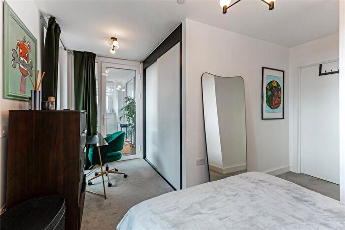 1 Bedroom Flat To Rent In Poplar High Street, London, E14