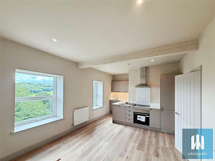 2 Bedroom Flat To Rent In New Hey Road, Huddersfield, HD3