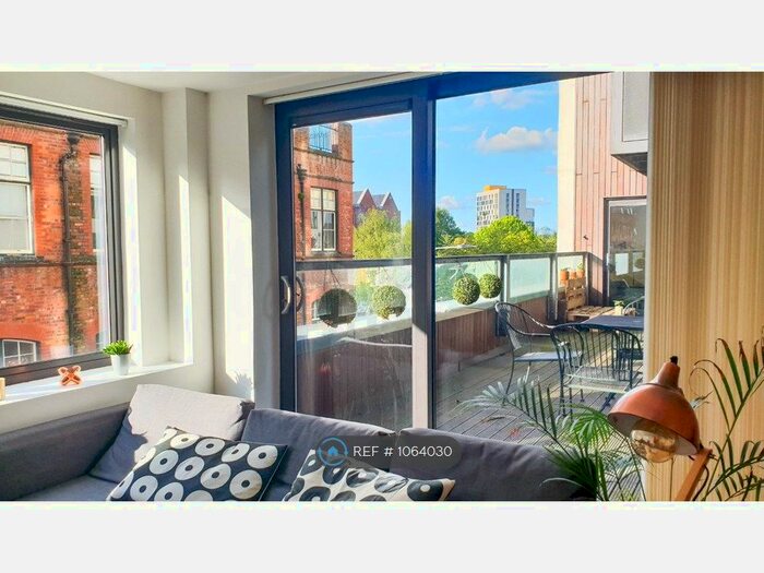 2 Bedroom Flat To Rent In Loom Street, Manchester, M4
