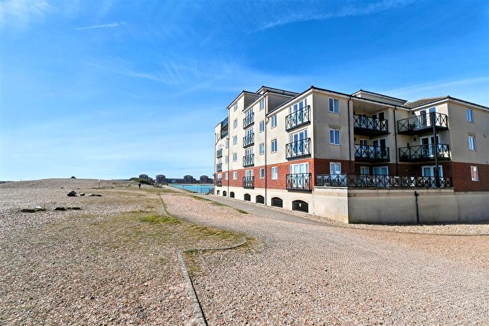 2 Bedroom Flat For Sale In Macquarie Quay, Eastbourne, BN23