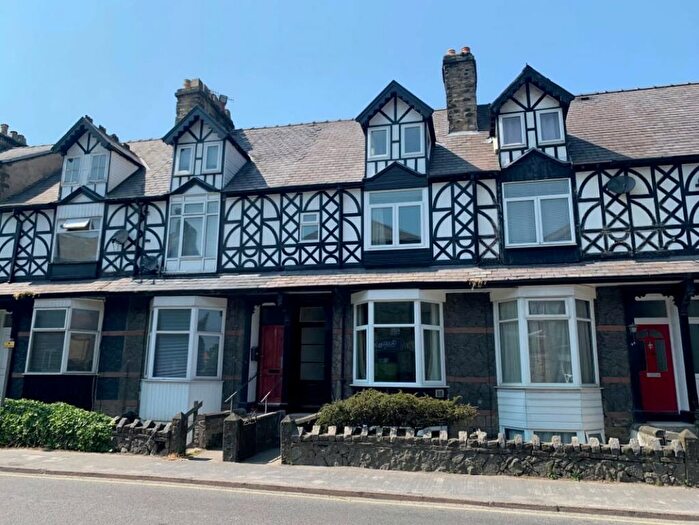 5 Bedroom Terraced House For Sale In Dale Road, Buxton, SK17