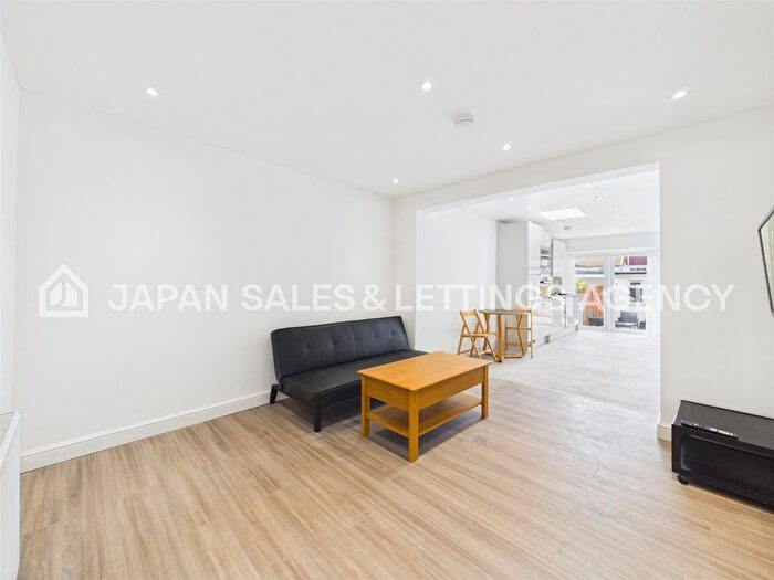 3 Bedroom Flat To Rent In Huxley Gardens, Park Royal, NW10