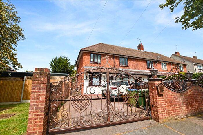 2 Bedroom End Of Terrace House For Sale In Carisbrooke Avenue, Bexley, DA5