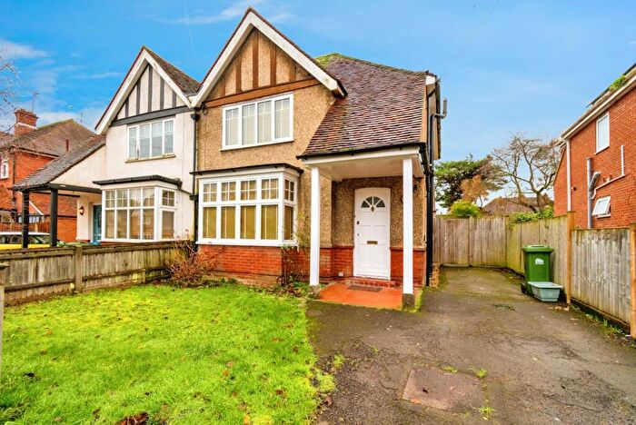 3 Bedroom Semi Detached House For Sale In Willis Road, Southampton, Hampshire, SO16