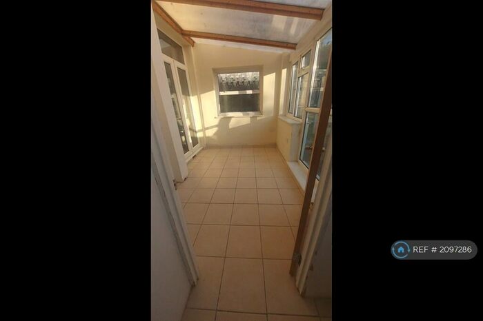 3 Bedroom Terraced House To Rent In Gainsborough Drive, Westcliff-On-Sea, SS0