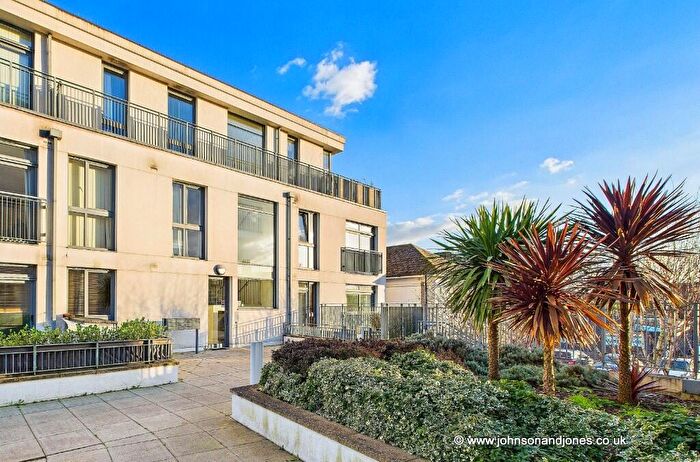 2 Bedroom Apartment For Sale In Charles House, Chertsey, Surrey, KT16