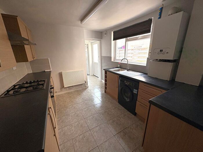 3 Bedroom House To Rent In Compton Street, Grangetown, Cardiff, CF11