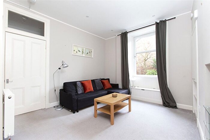 1 Bedroom Flat To Rent In Millar Place, Edinburgh, EH10