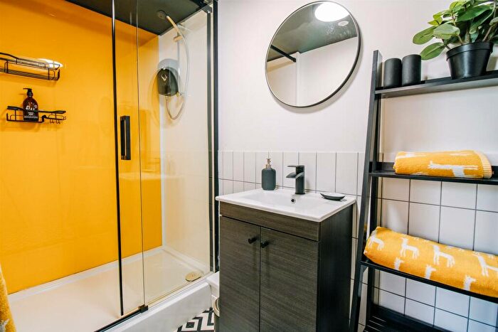 6 Bedroom Terraced House To Rent In Dilston Road, Newcastle Upon Tyne, NE4