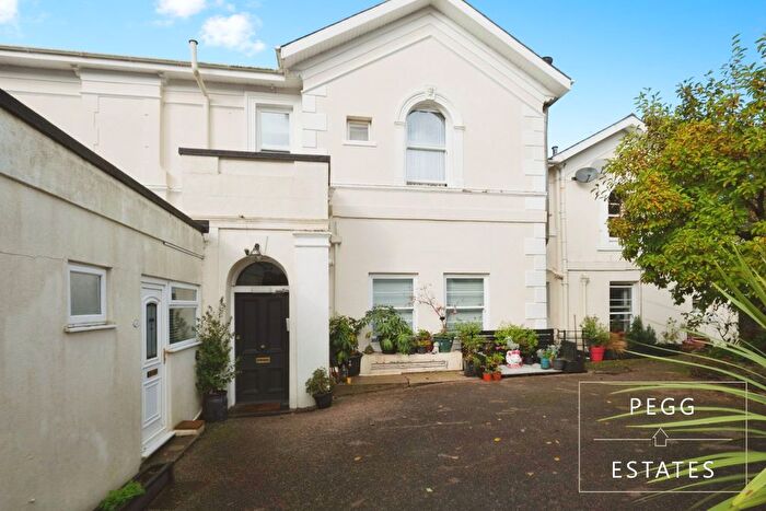 2 Bedroom Flat For Sale In Villa Paradiso, Torquay, TQ1