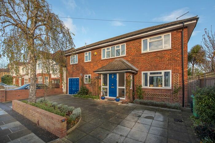 4 Bedroom Detached House To Rent In Atwood Avenue, Kew, Richmond TW9