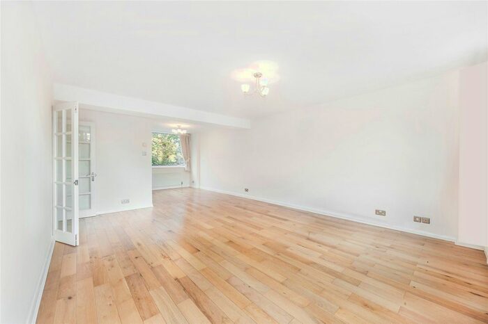 4 Bedroom End Of Terrace House To Rent In Hatherley Road, Kew, Surrey TW9