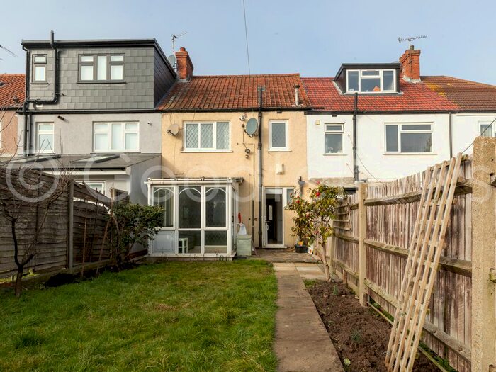 3 Bedroom Detached House To Rent In Abbotts Road, Mitcham, CR4