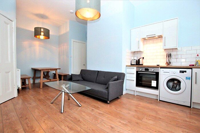 1 Bedroom Apartment To Rent In Bailie Fyfe's Close, Old Town, Edinburgh, EH1