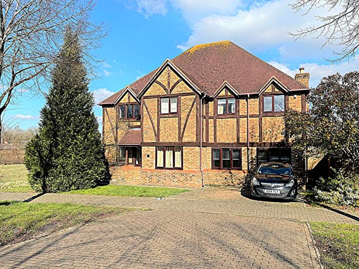 5 Bedroom Detached House To Rent In Loxbeare Drive, Milton Keynes, MK4