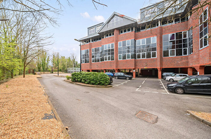 1 Bedroom Apartment For Sale In Ladymead, Guildford, Surrey, GU1