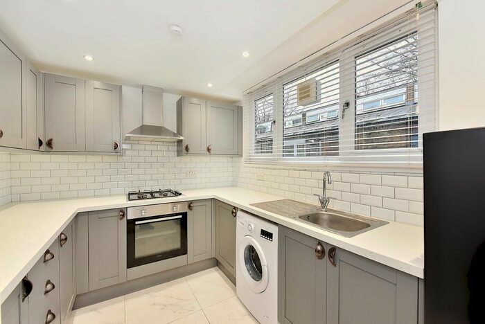 1 Bedroom Flat To Rent In Longford Walk, Cressingham Gardens Estate, Tulse Hill, SW2