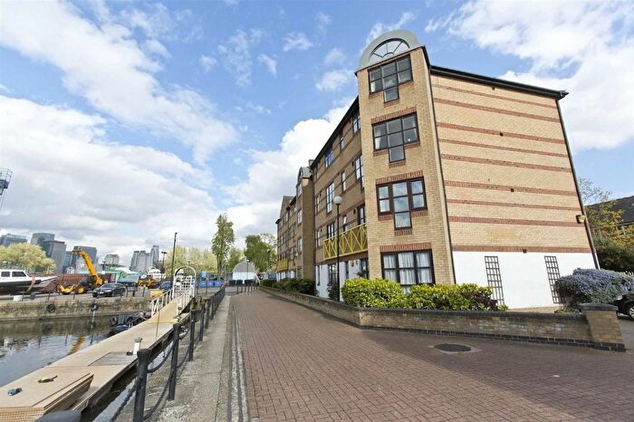 1 Bedroom Flat To Rent In Windsock Close, Surrey Quays, SE16