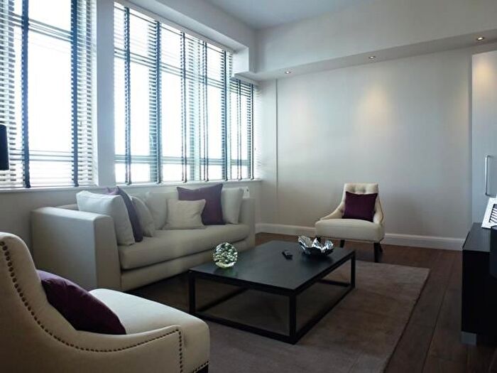 2 Bedroom Flat To Rent In City Road, London, EC1V