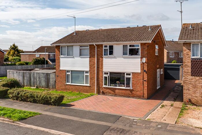 3 Bedroom Semi Detached House For Sale In Churchill Way, Burton Latimer, NN15