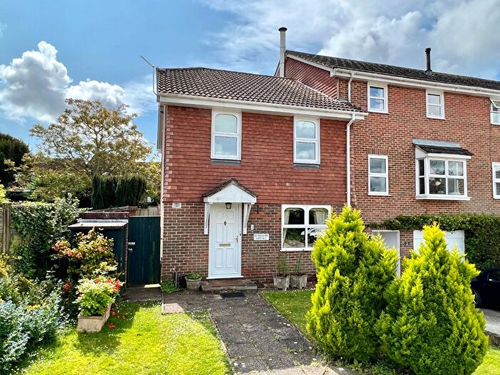 3 Bedroom End Of Terrace House To Rent In Bennetts Mews, Tenterden, TN30