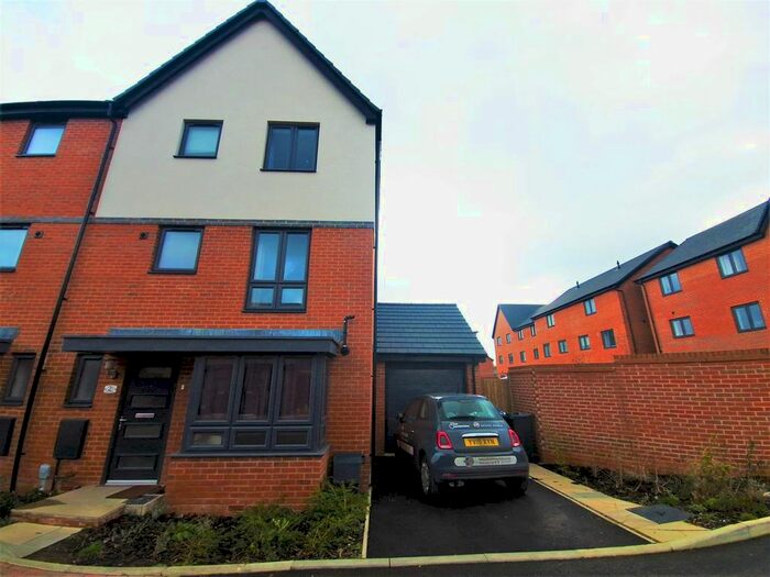4 Bedroom Semi-Detached House To Rent In Princess Street, Birmingham, B31
