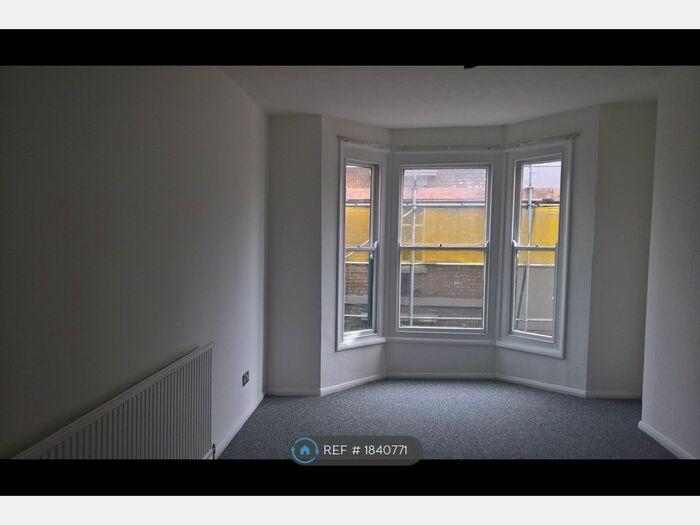 2 Bedroom Flat To Rent In King Street, Margate, CT9