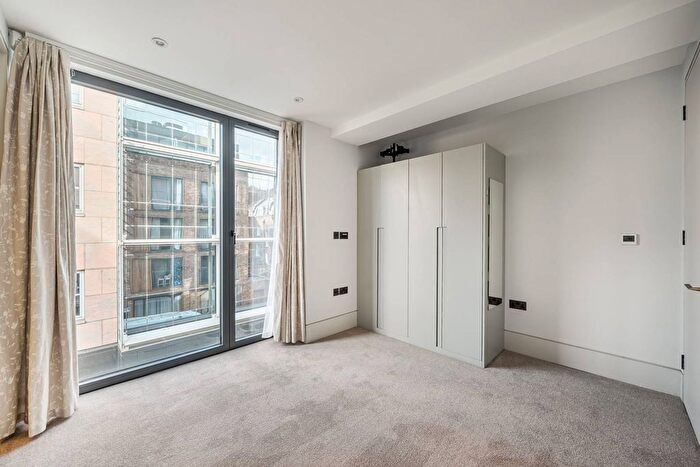 2 Bedroom Flat For Sale In Roger Street, Bloomsbury, London, WC1N