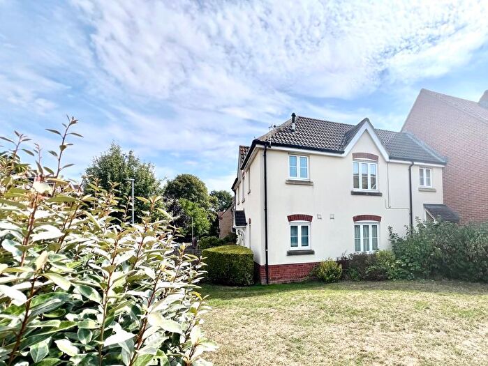 2 Bedroom Flat For Sale In Charlotte Court, Calne, SN11
