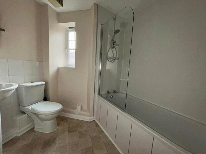 2 Bedroom Flat For Sale In Foster Drive, St James's Village, Gateshead, Tyne And Wear, NE8