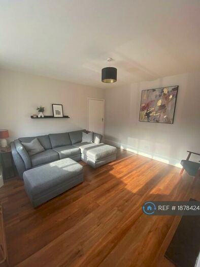 3 Bedroom Semi-Detached House To Rent In Cleeve Hill, Bristol, BS16