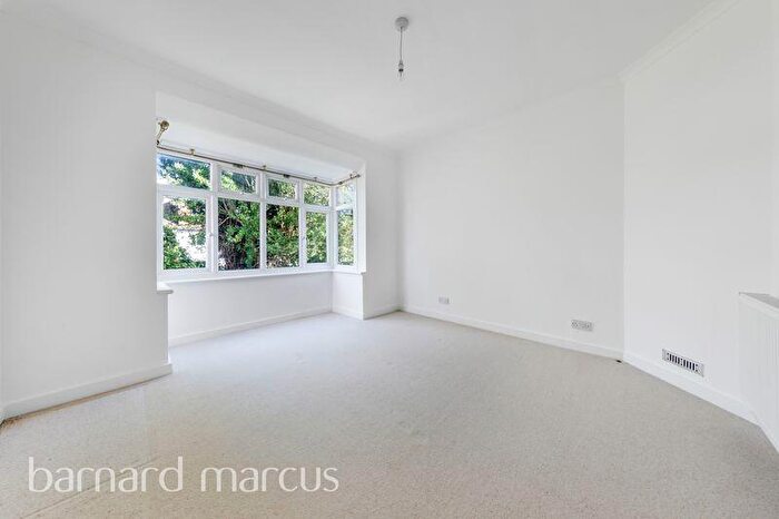 3 Bedroom Maisonette To Rent In Blake Road, Croydon, CR0