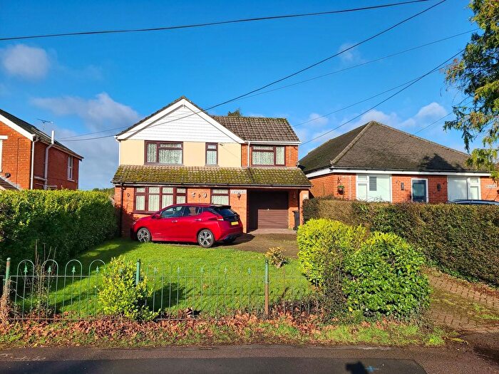 3 Bedroom Detached House For Sale In Winsor Road, SO40