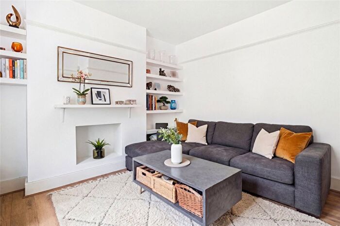 2 Bedroom Flat To Rent In Tennyson Mansions, Queens Club Gardens, London, W14