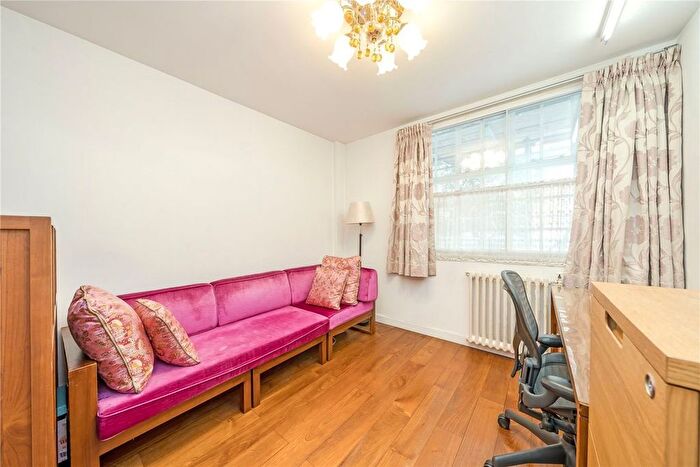 1 Bedroom Flat To Rent In Woburn Place, Kings Cross, WC1H